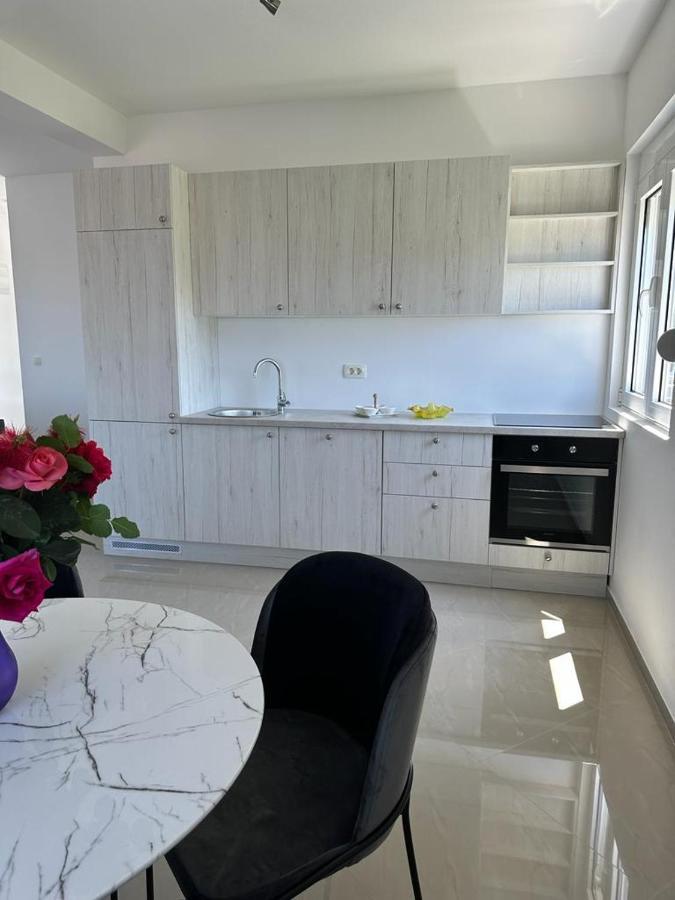 Villa Holiday Apartments Bar Dış mekan fotoğraf